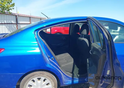 2016 Nissan Versa 1.6 Sv z USA, uszkodzony, nr VIN 3N1CN7AP2GL846178